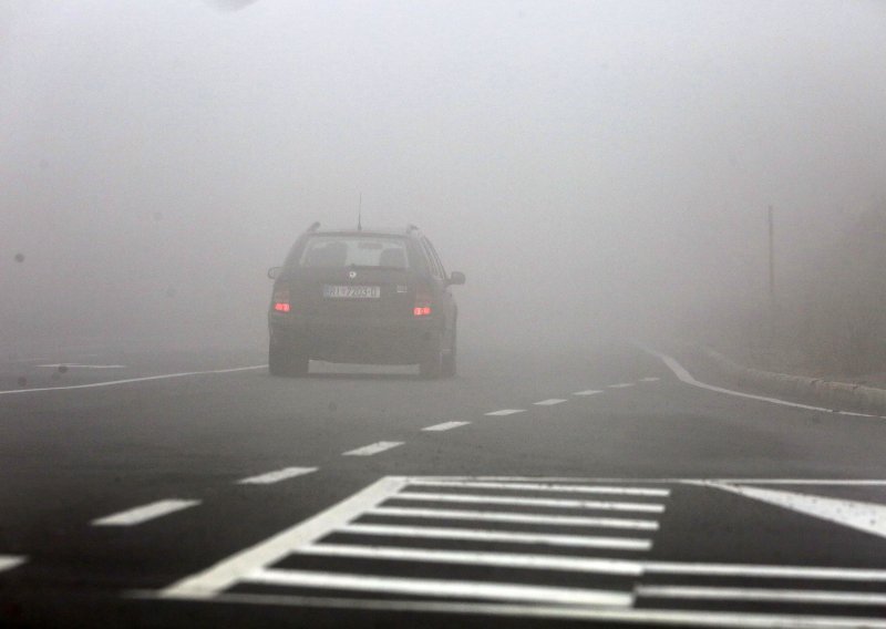 Magla, odroni, poledica... HAK ima nekoliko upozorenja za vozače