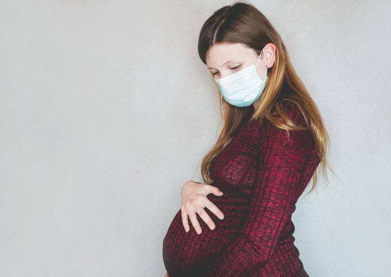 Stručnjaci upozoravaju: Covid-19 mogao bi imati dugoročni utjecaj i na bebe koje su u vrijeme pandemije još bile u maternici