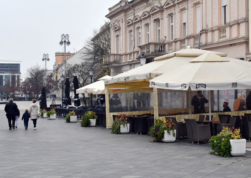 Brodsko-posavska županija traži strože mjere: Rad kafića do 22 sata, do 30 osoba na skupovima, ali i ograničen broj kupaca u trgovinama