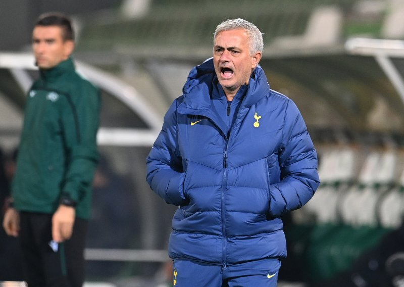 [FOTO] Jose Mourinho jednom objavom jasno dao do znanja što zapravo misli o Ligi nacija i izazvao lavinu reakcija navijača