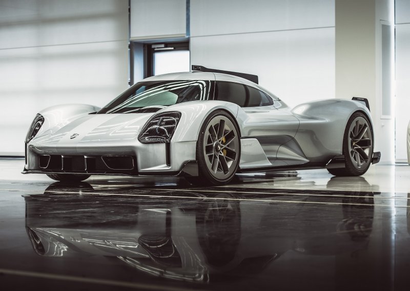 [FOTO] Porsche je dosad ovu senzacionalnu kolekciju automobila držao pod ključem, a sada ju je odlučio pokazati javnosti