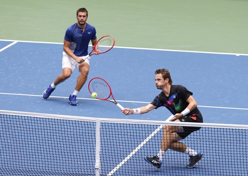 Nikola Mektić i Wesley Koolhof izborili polufinale završnog turnira parova u Londonu; pali su Rama i Salisbury