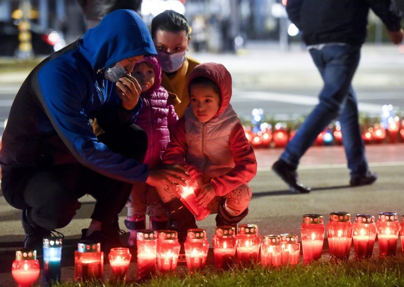 Zagrepčani odali počast žrtvama Vukovara i Škabrnje