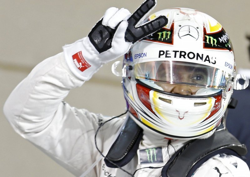 Hamilton ispred Vettela na startu VN Bahreina