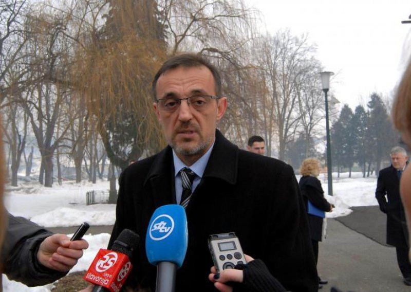 Farming minister: Any form of radical behaviour unnecessary