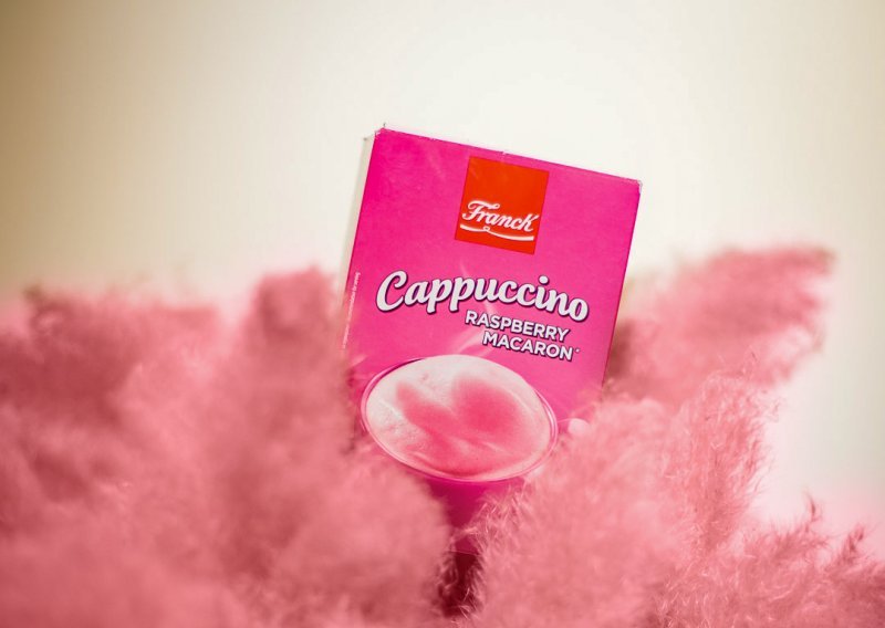 Franck Raspberry Macaron – otvorite osjetila i okusite naš prvi cappuccino u boji