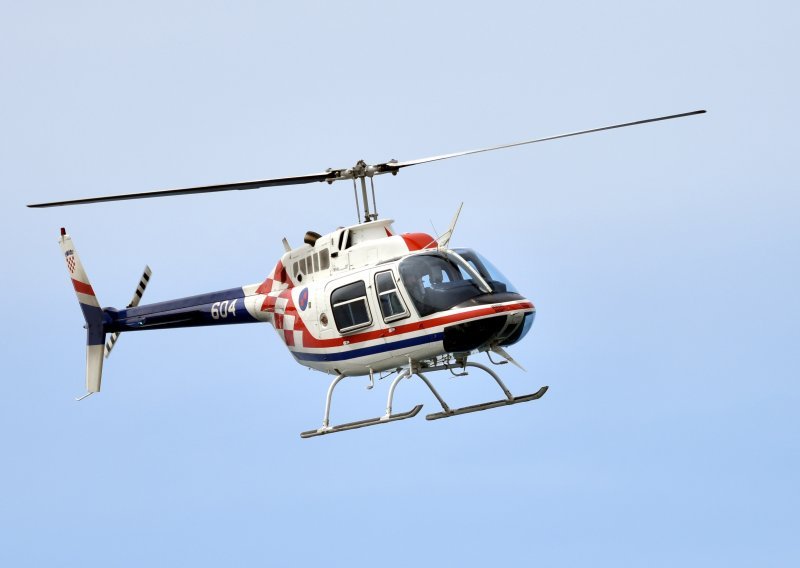 U Zemuniku počela letačka obuka na helikopterima Bell-206B