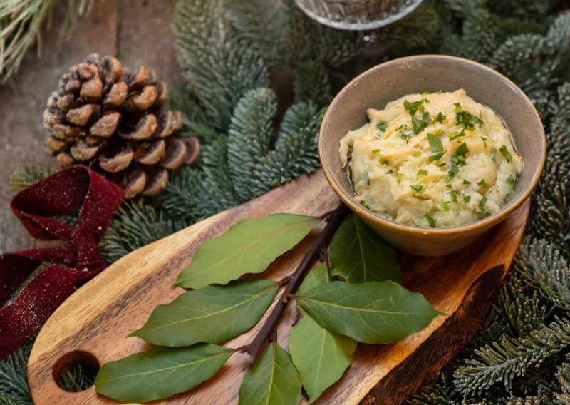 Već razmišljate o blagdanskim jelima? Donosimo vam jednostavan recept za jednu od ukusnijih riba, ali i prefini kolač