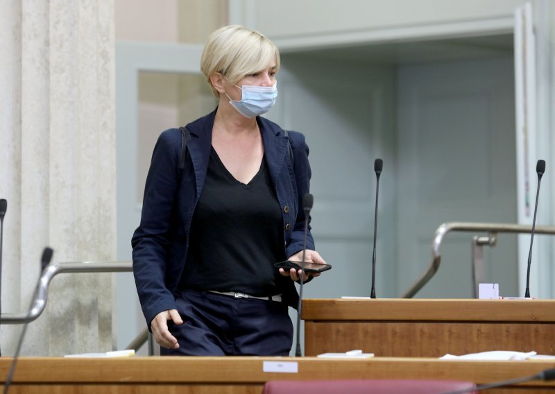 Benčić usporedila Sabor i Bundestag u koronakrizi: Kako to da su se hrvatski zastupnici odrekli političke odgovornosti?