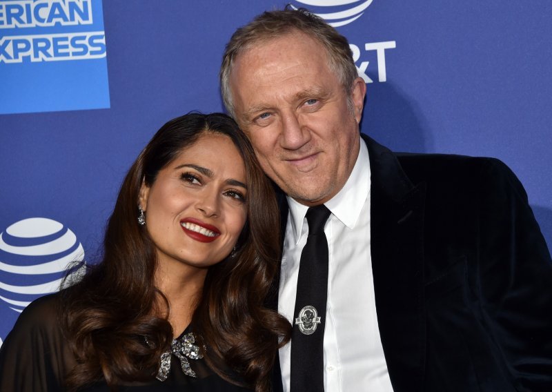 Salma Hayek sve je ganula emotivnom posvetom suprugu: 'Ti si moja snaga, moja inspiracija i moj dom'