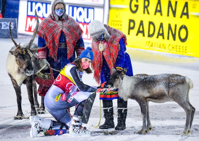 Hrvatska skijašica u prvom slalomu sezone uzela bodove; Vlhova pobijedila u dramatičnom obračunu s povratnicom Shiffrin