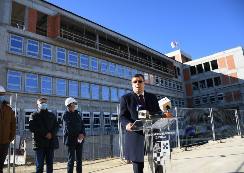 HDZ protiv novog zaduženja za dovršetak izgradnje bjelovarske bolnice: 'S gnušanjem odbacujemo ovakve politikantske vratolomije'