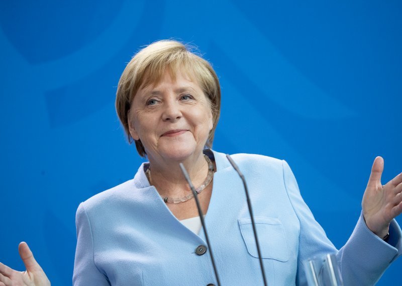 Angela Merkel primila čestitke u povodu 15. godišnjice na čelu vlade, AfD poručuje: 'Izdržite još godinu dana'