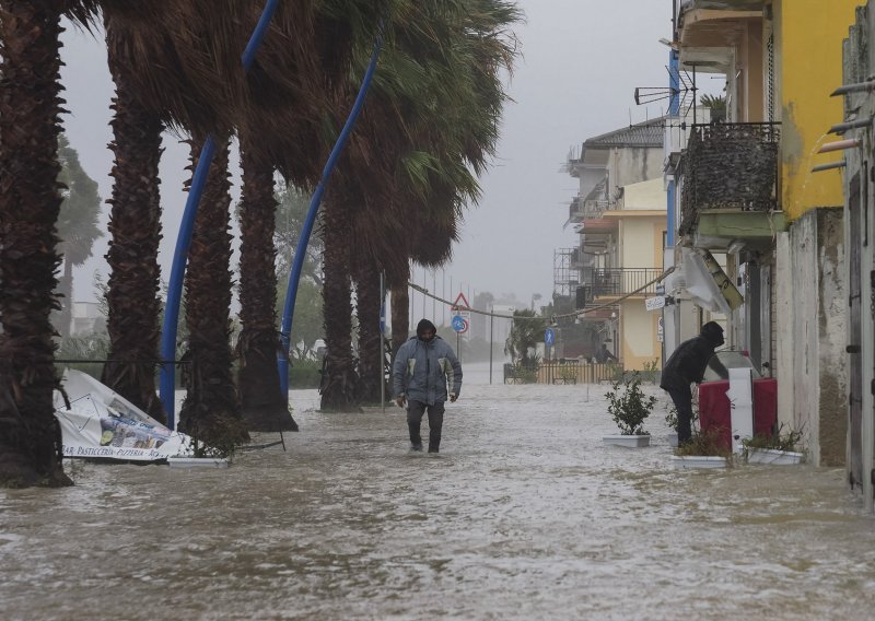 Obilne kiše u južnoj Italiji prouzročile poplave i štetu
