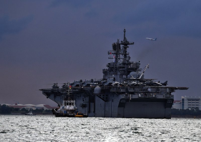 Rusija zatekla američki brod u svojim vodama, protjerala ga