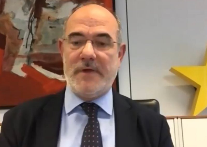 'Virus ne može pobijediti u bitki s demokracijom'