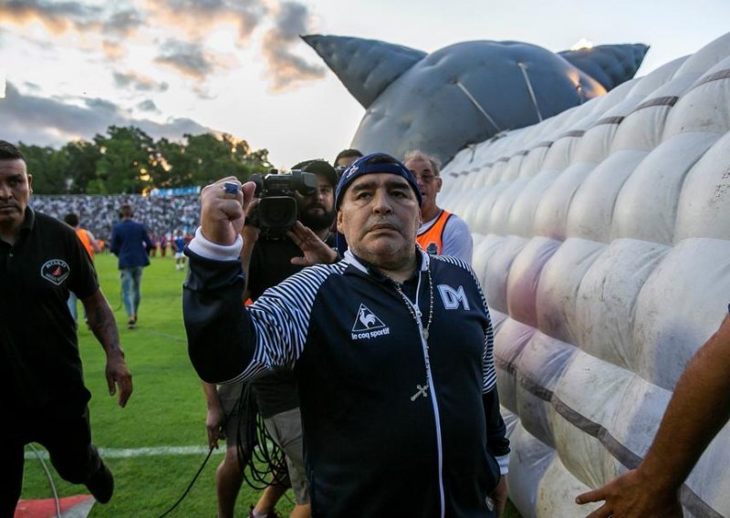 [VIDEO/FOTO] Maradona je bio više od sportskog heroja: Sanjam da mogu zabiti još jedan gol protiv Engleza, ovaj put desnom rukom