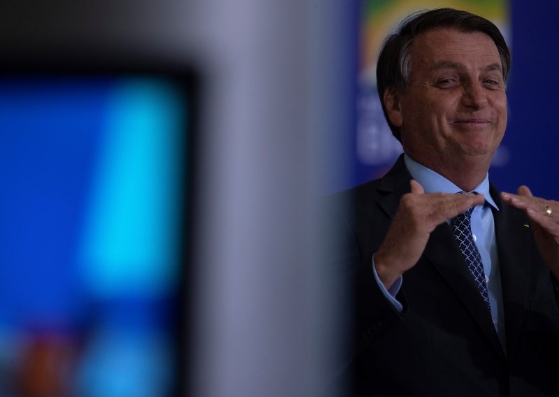 Bolsonaro kaže da se neće cijepiti protiv koronavirusa