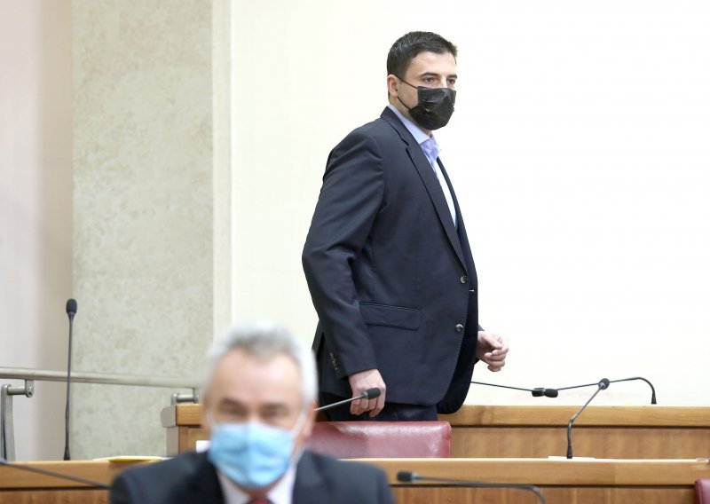 HDZ poručio Bernardiću da zlorabi covid-19 za jeftino politikanstvo