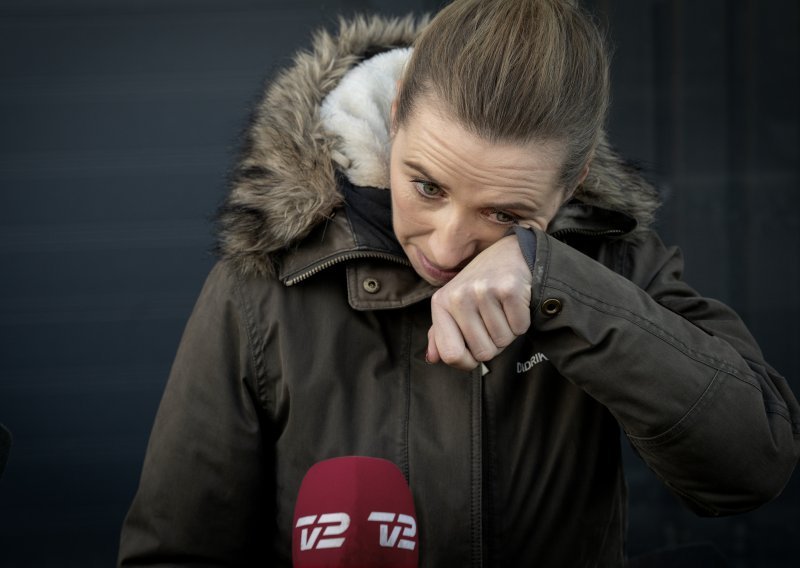 [FOTO] Danska premijerka u suzama na farmi nerčeva: Oprostite, za mene je ovo jako emocionalno