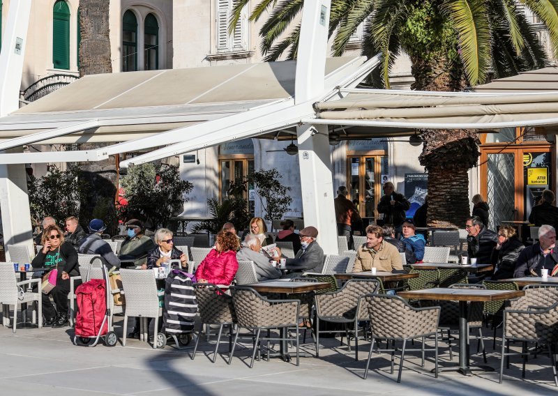 [FOTO] Subotnja kava se mora popiti: Kako su Splićani i Dubrovčani doskočili zatvorenim kafićima