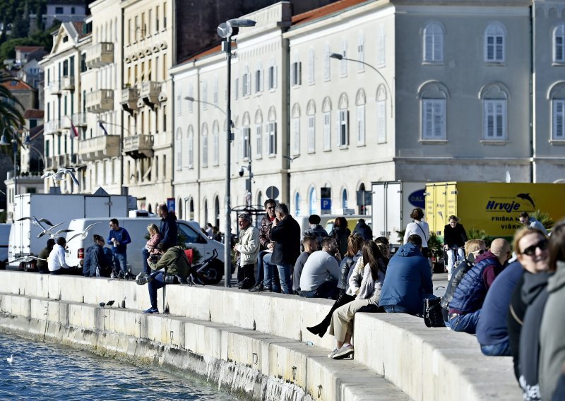 U Splitsko-dalmatinskoj županiji 528 novooboljelih, jedna osoba umrla