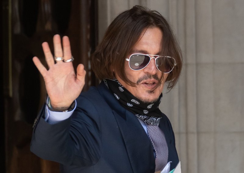 Oni mu jedini nisu okrenuli leđa: Johnny Depp nakon svih parnica na ovaj slavni brend i dalje može računati
