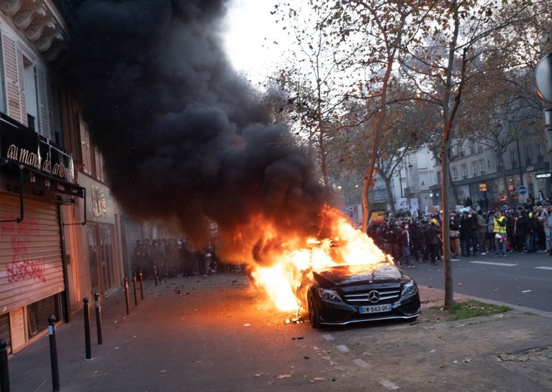 U Francuskoj privedena 81 osoba tijekom prosvjeda protiv zakona o sigurnosti