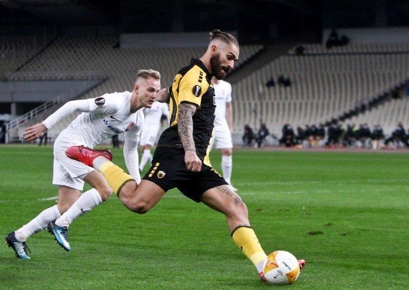 Marko Livaja pogotkom otvorio put AEK-u do pobjede; Borna Barišić zabio iz 'slobodnjaka' za siguran prolazak Rangersa u kupu
