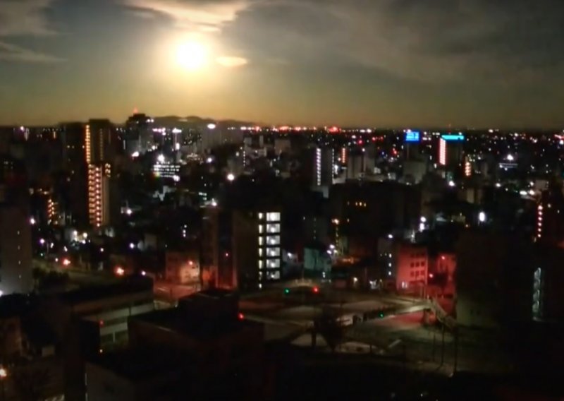 [VIDEO] Meteor eksplodirao nad Japanom, u sekundi je noć pretvorio u dan