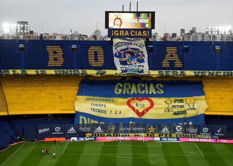 [VIDEO/FOTO] Maradonina kći nije mogla prestati plakati nakon poteza igrača Boca Juniorsa