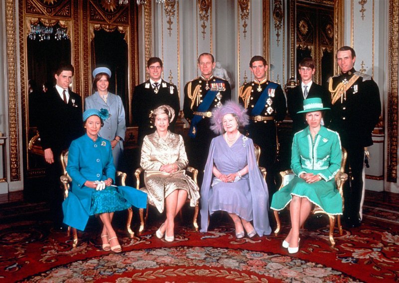 Nova sezona serije 'Kruna' naljutila je kraljevsku obitelj, a kraljičinom rođaku posebno je zasmetao ovaj detalj
