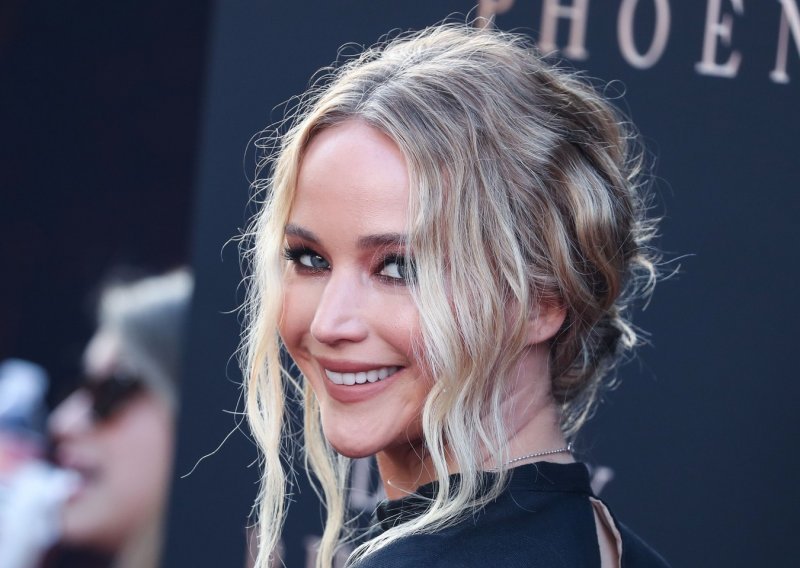 Jennifer Lawrence je neprepoznatljiva s novom bojom kose koja nije za svakoga