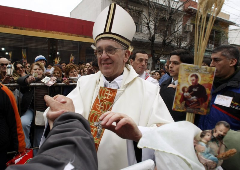 Papa Franjo: Tko sam ja da sudim gayevima?