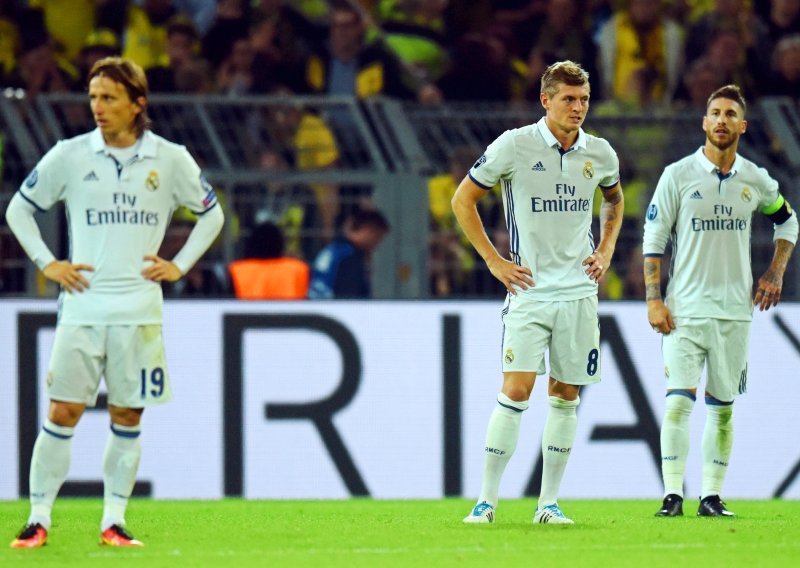 Kapetan Reala Sergio Ramos sazvao hitan sastanak igrača; trener Zidane nije pozvan, a svlačionici se obratio i Luka Modrić i poslao jasnu poruku