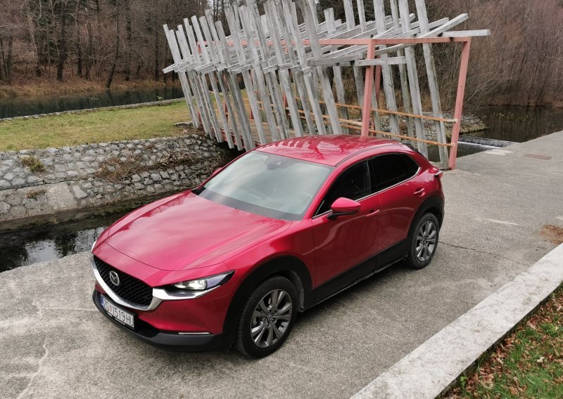 [FOTO/VIDEO] Vozili smo Mazdu CX-30 Skyactiv-G 150 AWD; jaki aduti su mu pogon na sve kotače i snažniji motor