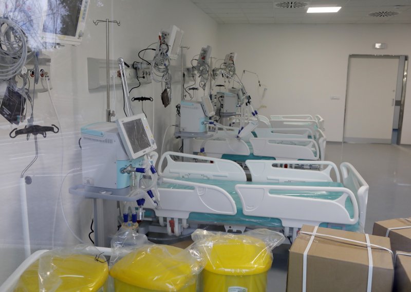 [FOTO] Srbija otvorila covid bolnicu s 930 kreveta, epidemiološka situacija 'iznimno teška'