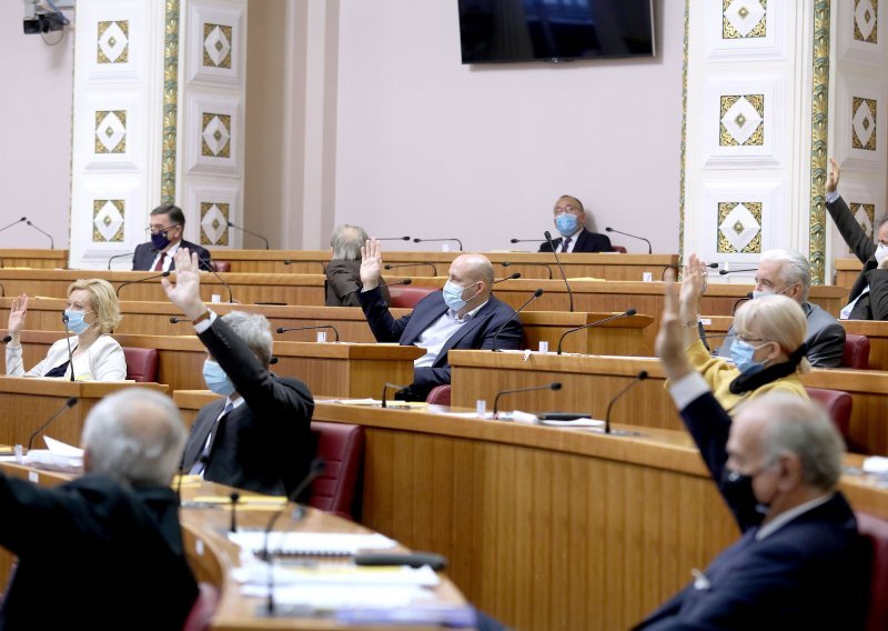 Sabor amenovao kažnjavanje za nepoštivanje mjera, oporba inzistirala da se glasa dvotrećinski