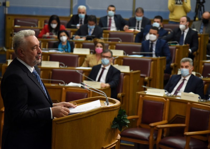 Nakon trodnevne rasprave u parlamentu, Crna Gora dobila novu vladu