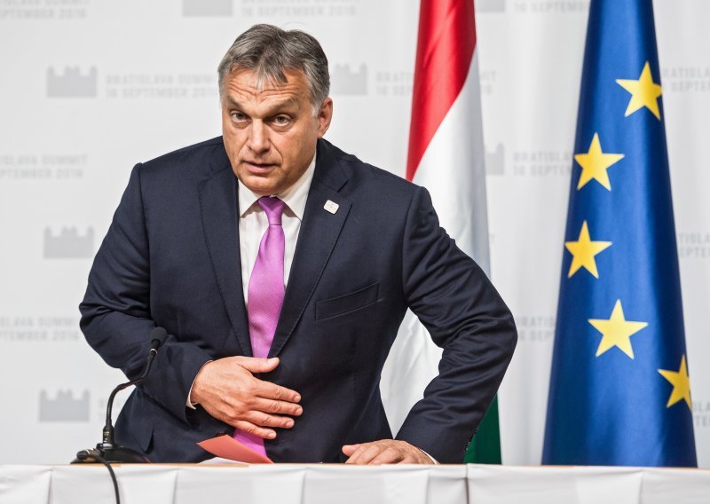 Orban predstavio nove mjere pomoći gospodarstvu i građanima, idu moratoriji na kredite i manji porezi za poduzeća
