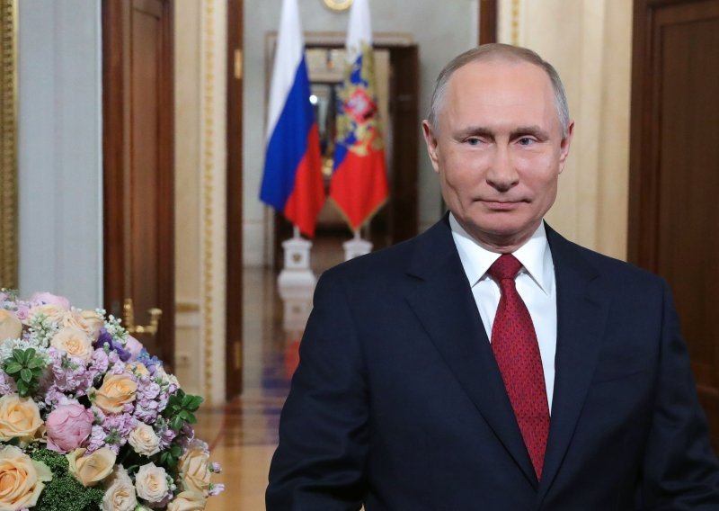 Putin istaknuo 'hrabrost' ruskih špijuna povodom stogodišnjice rada tajne službe