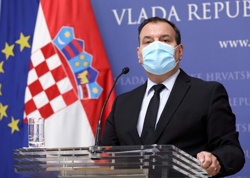 Beroš komentirao apel znanstvenika, a Fuchs objasnio zašto srednje škole idu online