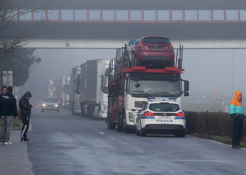 Prometna nesreća na zagrebačkoj obilaznici, pokvareno vozilo u tunelu Škurinje