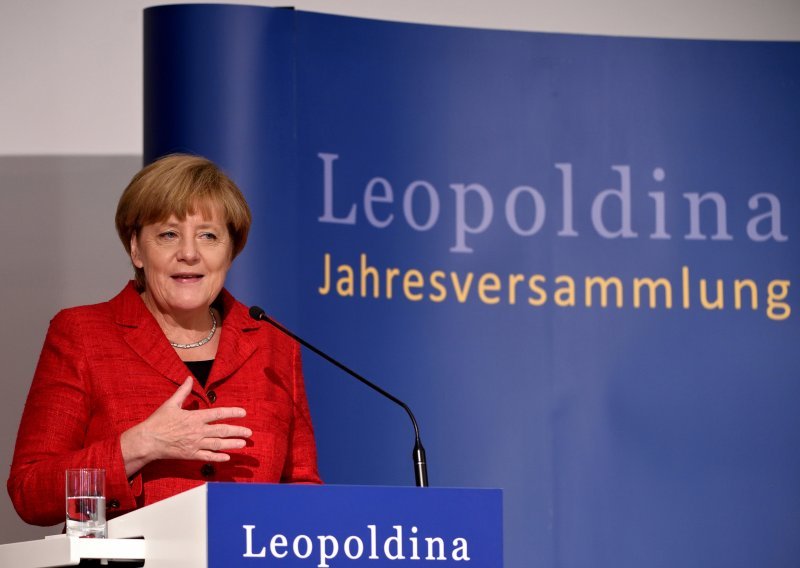 Merkel 'pao kamen sa srca' nakon prihvaćanja proračuna i fonda oporavka vrijednog 1.800 milijardi eura