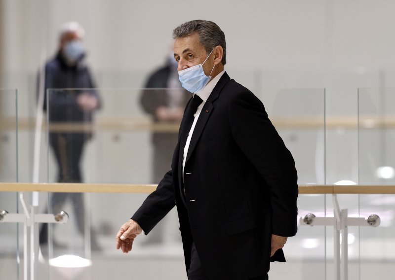 Tužitelji traže četiri godine zatvora za Sarkozyja