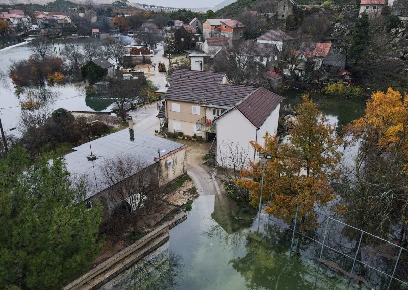 Polja u okolici Poreča pretvorena u jezera, kritično na vrgoračkom području