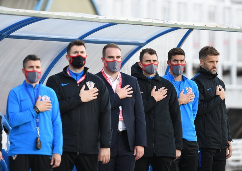 Susjedi nam žele oteti izbornika; s Hrvatskom je izborio Euro 2021., no pitanje je hoće li ju tamo i voditi ili će prihvatiti novu ponudu