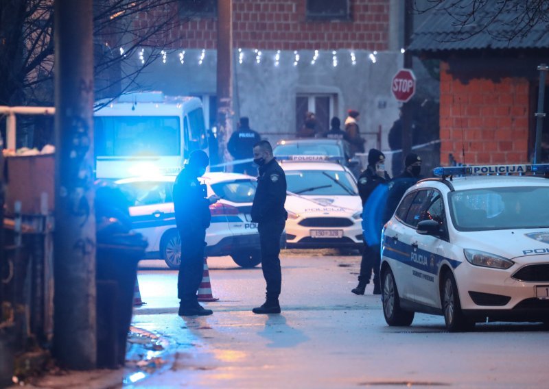 [FOTO/VIDEO] Grupa muškaraca napala policajce, a nakon što je jedan pucao iz pištolja, dali se u bijeg. U potrazi sudjeluje i interventna postrojba