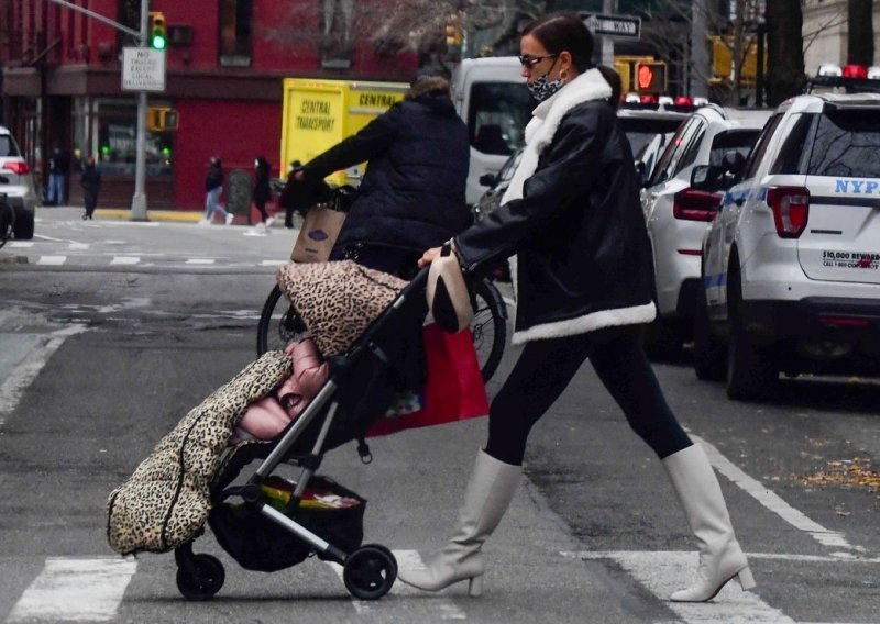 Nova kraljica ulične mode: Irina Shayk ponovno plijeni poglede u čizmama o kakvima maštaju sve trendseterice