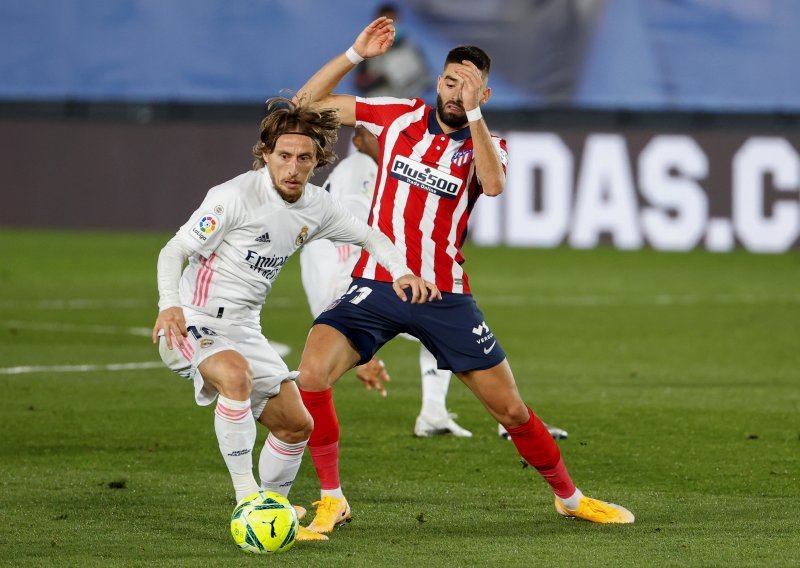 [FOTO] Real u madridskom derbiju posve zasjenio Atletico, a kada su 'kraljevi' toliko nadmoćni onda znate i kako je odigrao Luka Modrić